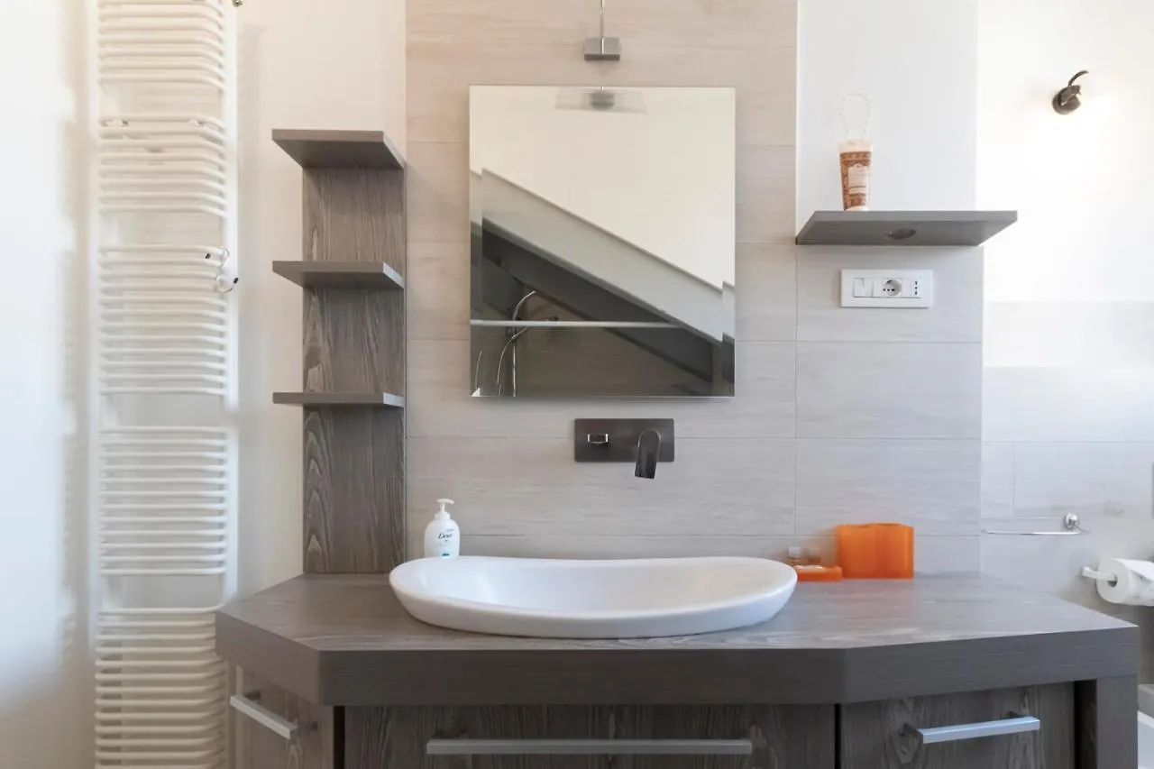 Apartament Mansarda Cola Mediolan