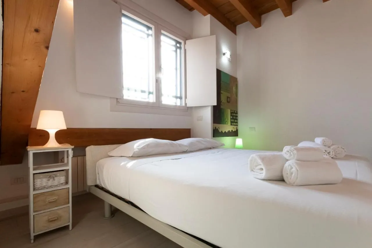Apartament Mansarda Cola Mediolan