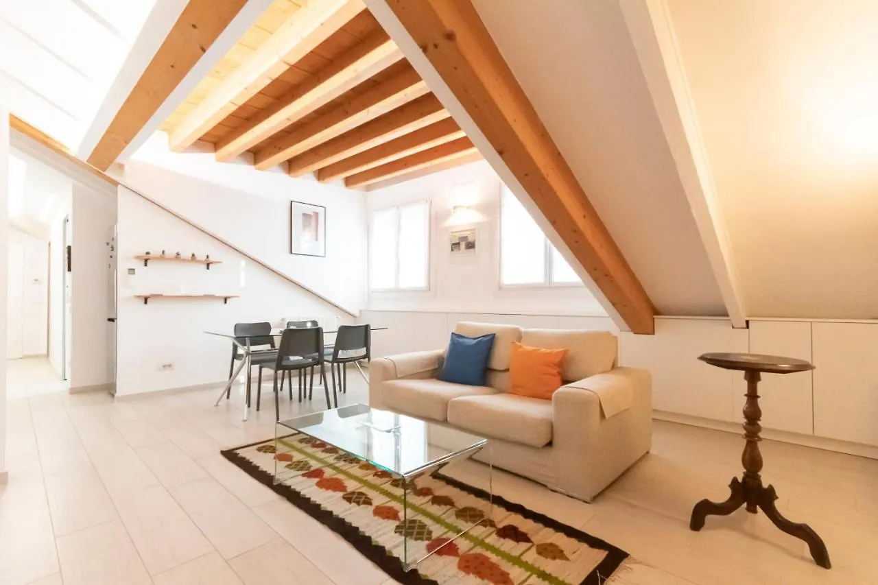 Apartament Mansarda Cola Mediolan Włochy